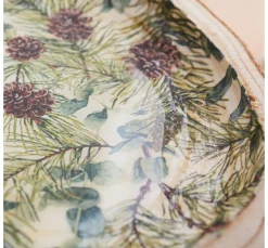 Kiefern-Pick mit Apfel, Beeren und Zapfen