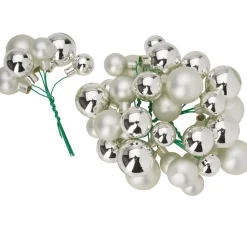 Weihnachtskugeln aus Glas am Draht